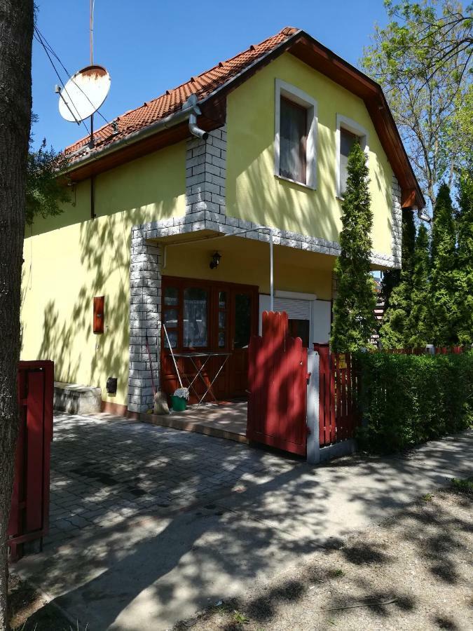 Edu Apartman Hajdúszoboszló 外观 照片